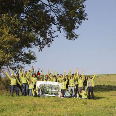 Plantations d'arbres à Valence, planteurs volontaires Fondation Yves Rocher