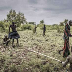 FAUSTO PODAVINI. Reportage en Ethiopie, vallée de l’OmoFAUSTO PODAVINI. Reportage en Ethiopie, vallée de l’Omo