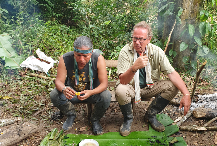 José Gualinga, président association Atayak et Jean-Philippe Beau Douezy, co-fondateur Plant For Life