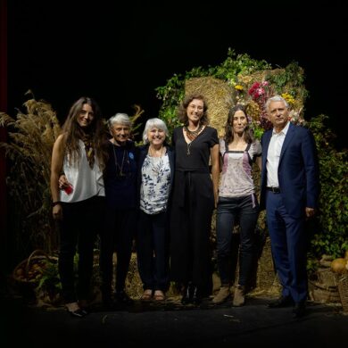 Femme lauréate du Prix Terre de Femmes engagée dans la Protection de la planète
