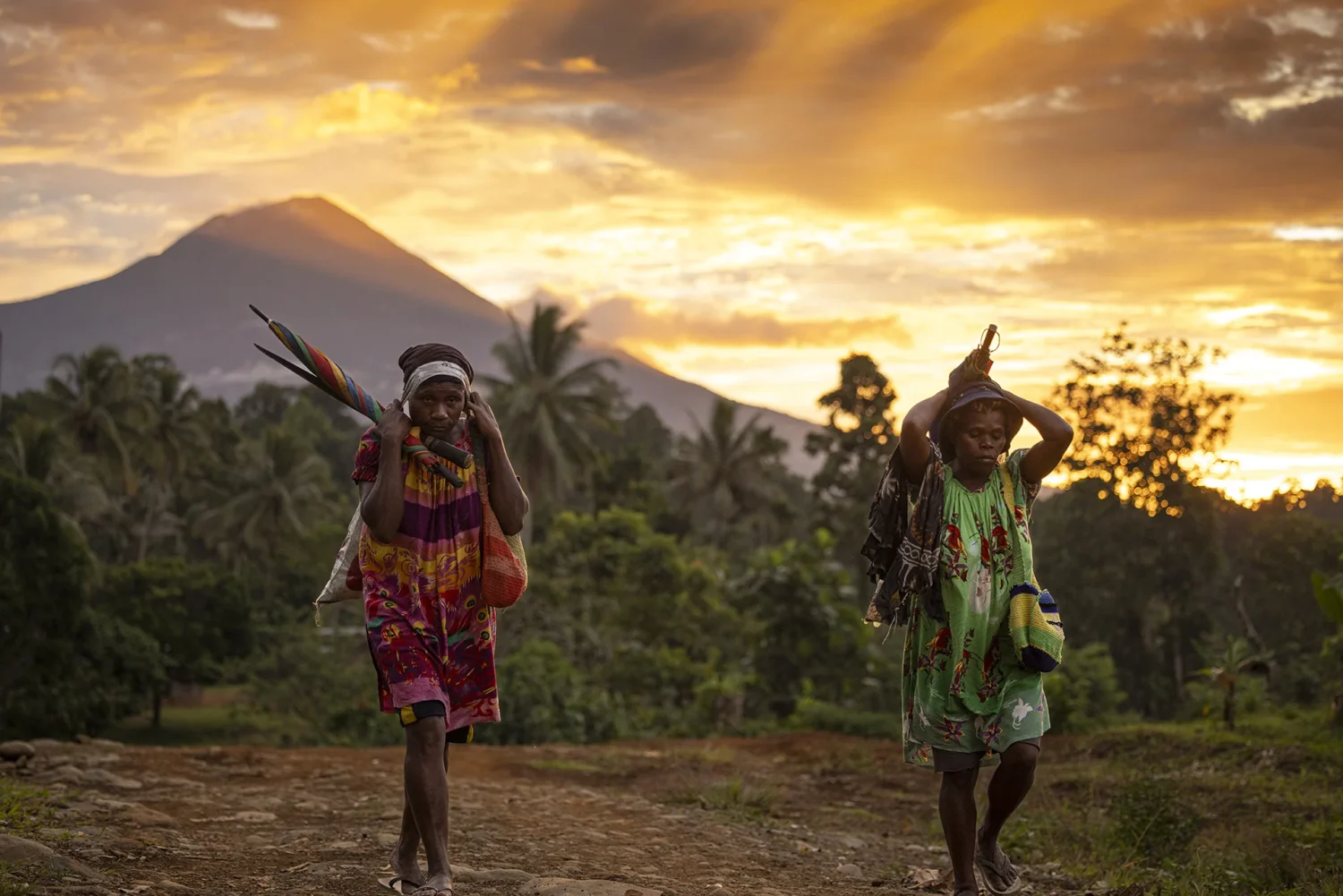 Peuple des volcans - Ulla Lohmann pour la Fondation Yves Rocher - Mission photographique Au nom de la biodiversité en Papouasie Nouvelle Guinée