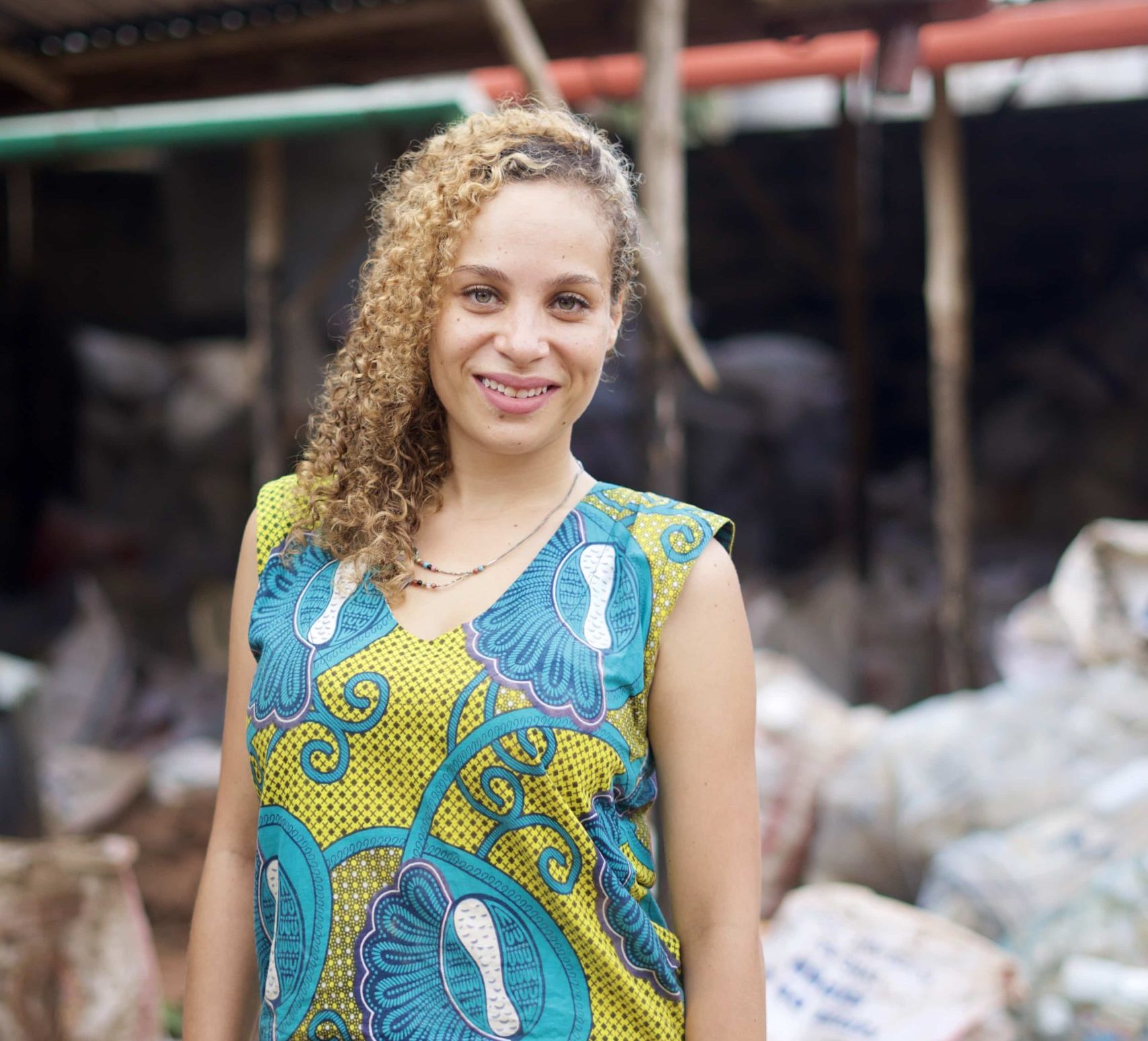 Naomi Fagla Medegan lauréate Terre de Femmes France 2021 collecte de déchets plastiques au Bénin